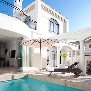 allstar-villa.hotels-capetown.com/