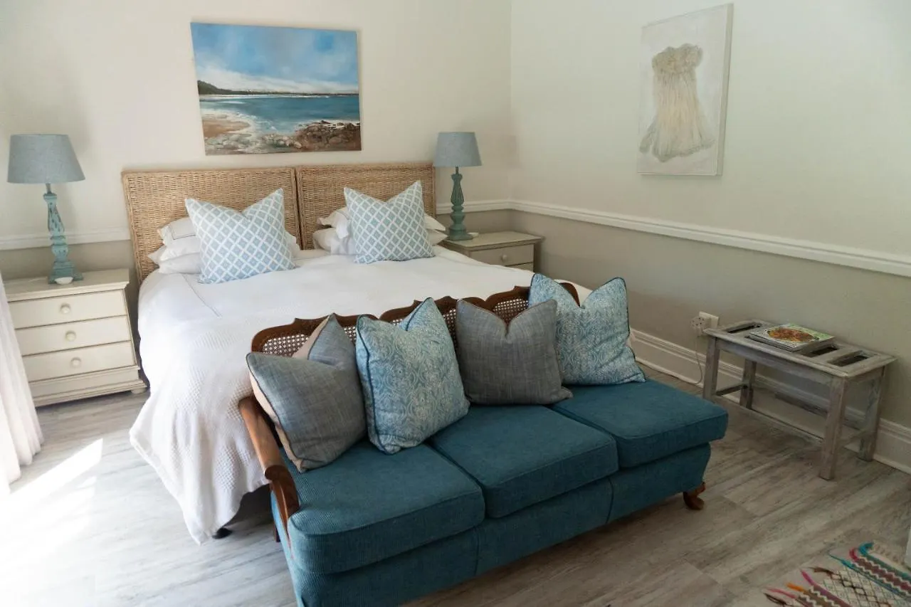 Admiralty Beach House Port Elizabeth Bed & Breakfast