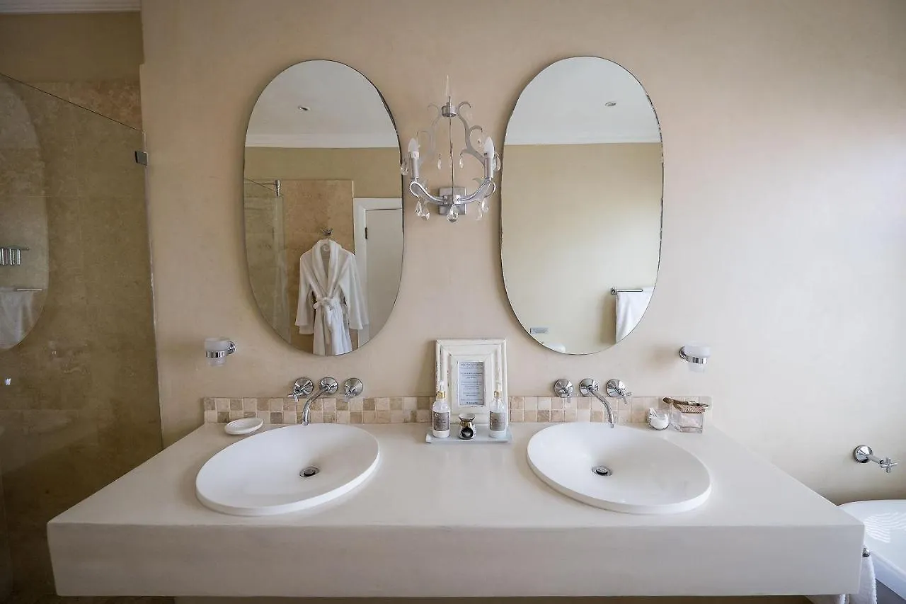 Admiralty Beach House Port Elizabeth Bed & Breakfast