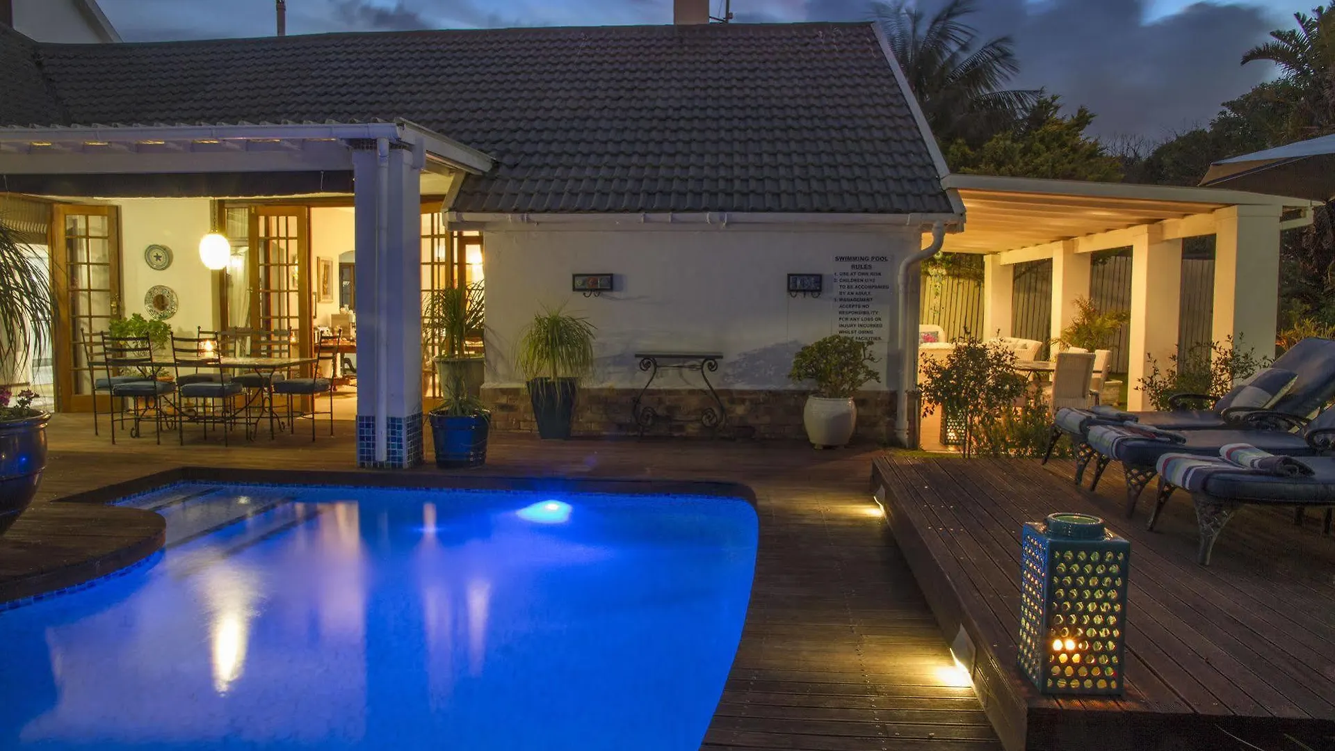 Admiralty Beach House Port Elizabeth Bed & Breakfast