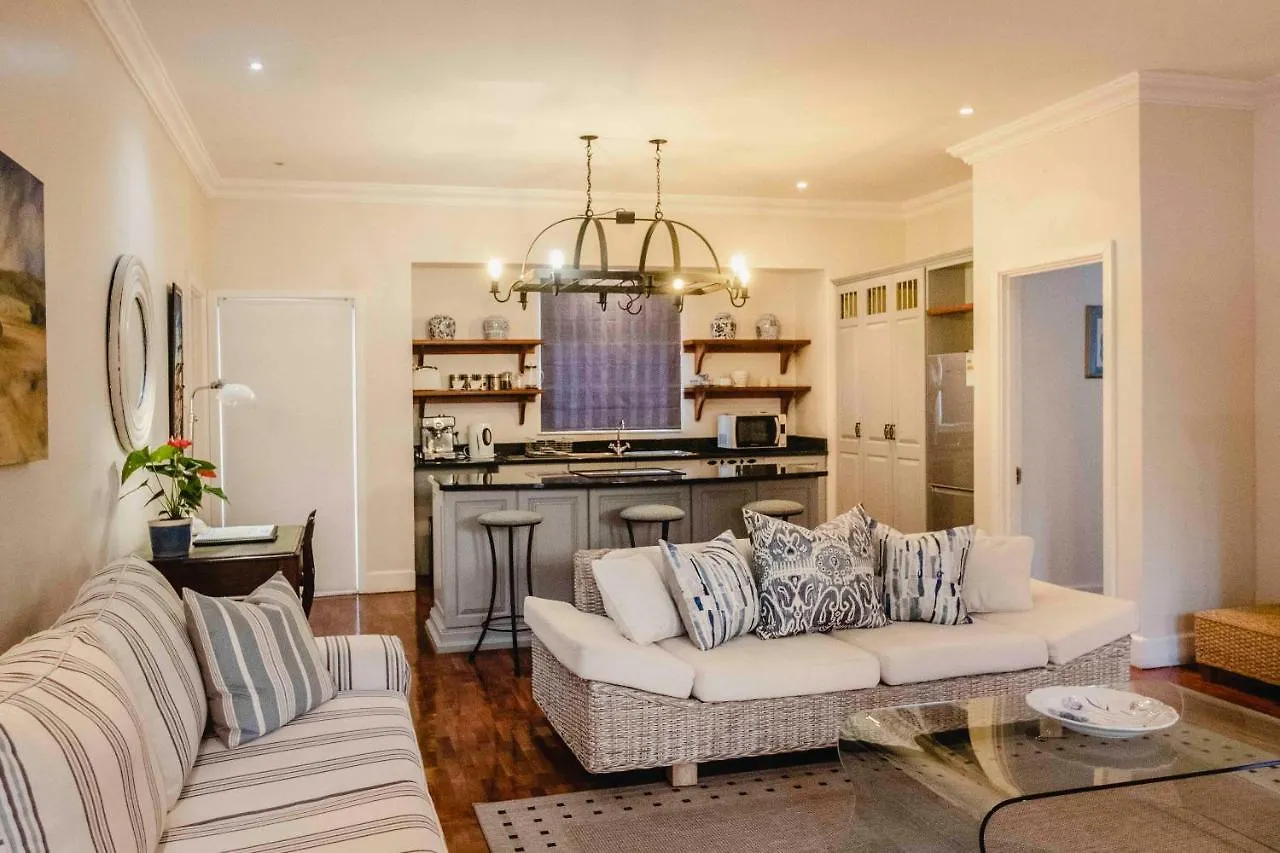 **** Bed & Breakfast Admiralty Beach House Port Elizabeth South Africa